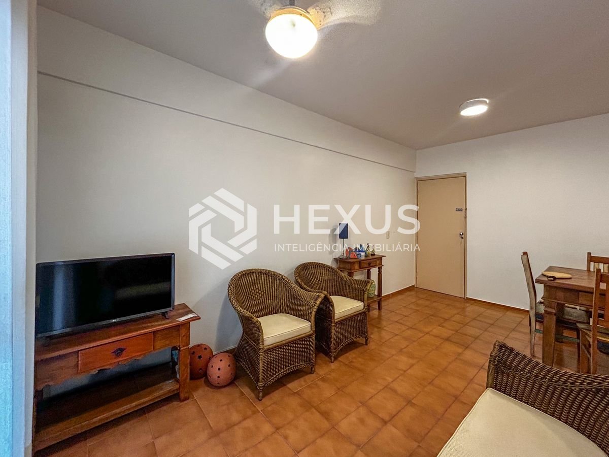 Foto 4 de Apartamento com varanda vista mar e lazer a 500m da praia na Enseada, Guarujá