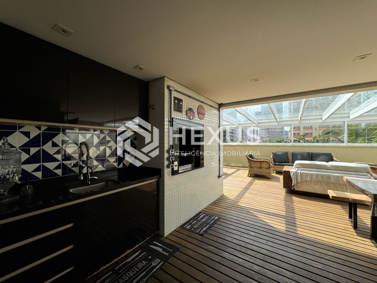 Foto 2 de Apartamento com varanda gourmet a 2 quadras da praia nas Pitangueiras, Guarujá