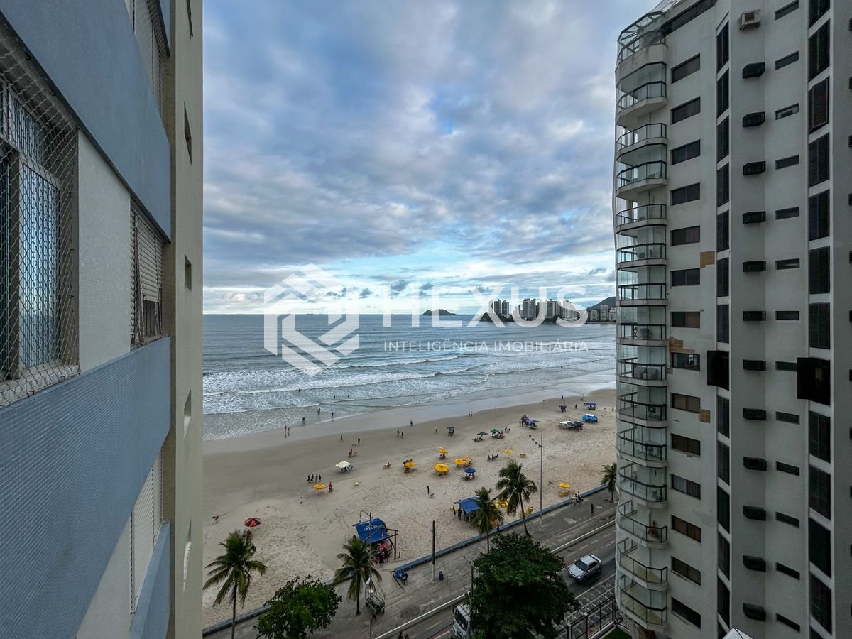 Foto 2 de Apartamento frente mar com varanda vista mar na Praia das Pitangueiras, Guarujá