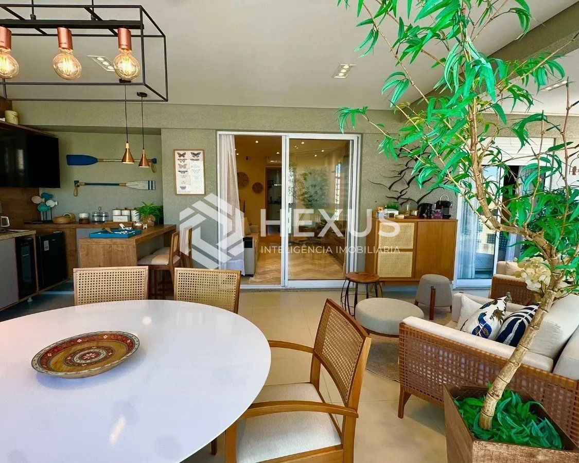 Foto 5 de Apartamento reformado com varanda gourmet e lazer a 200m da praia nas Pitangueiras, Guarujá