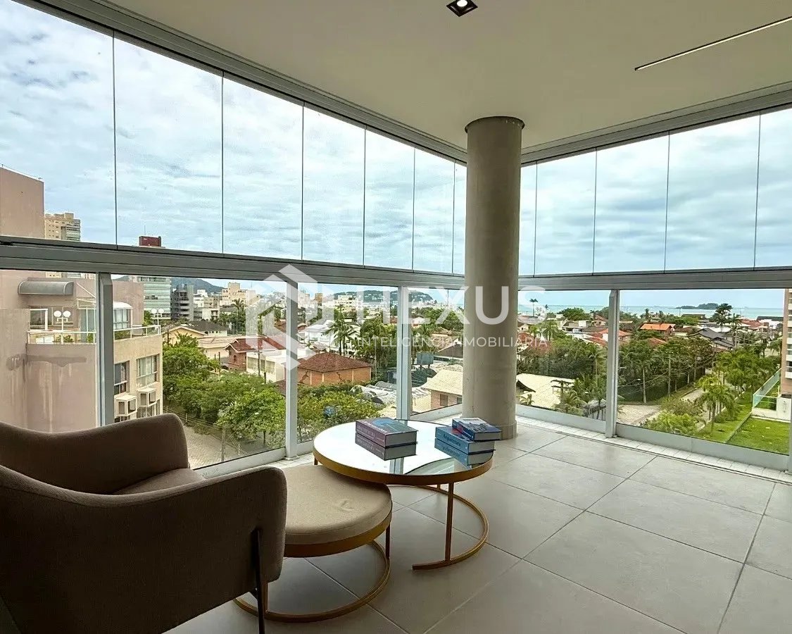 Foto 4 de Apartamento reformado com varanda gourmet vista mar e lazer a 100m da praia na Enseada, Guarujá