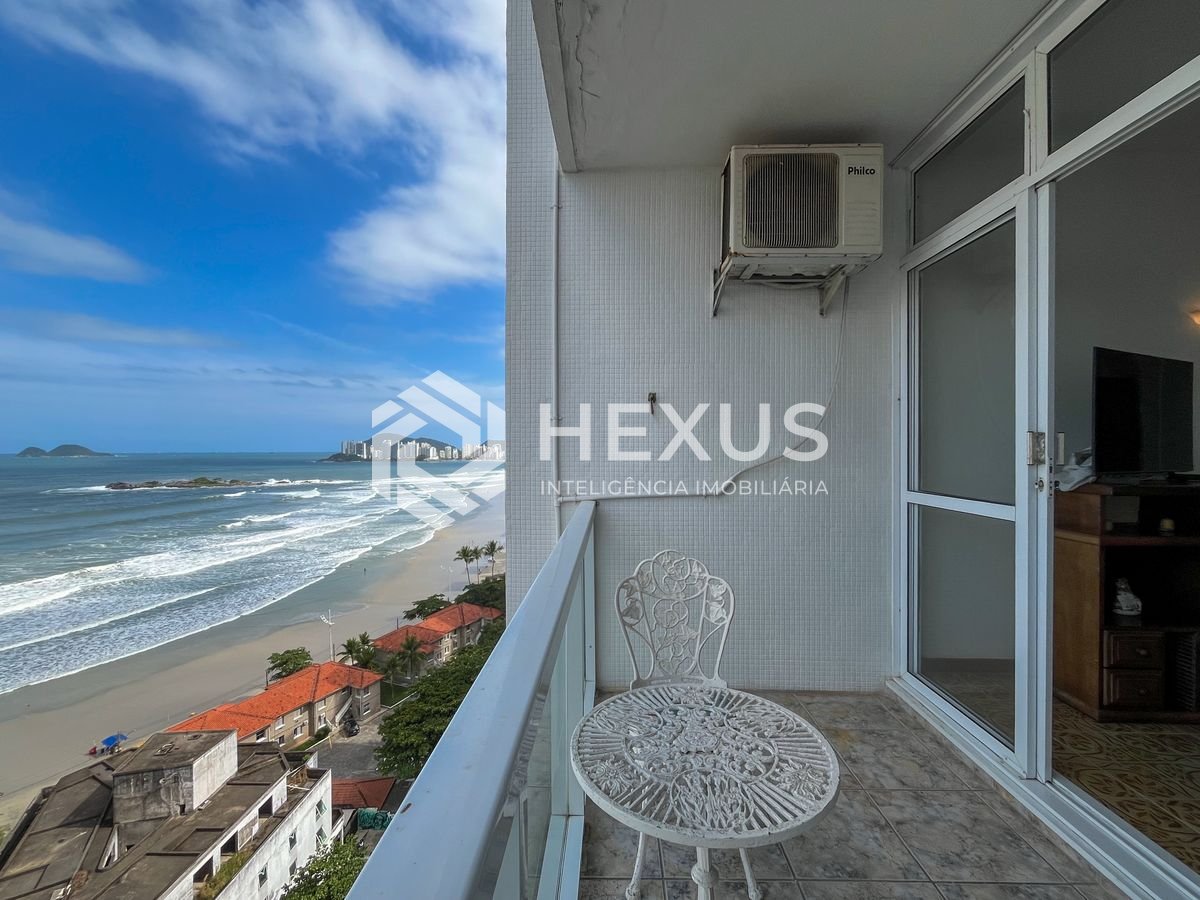Foto 2 de Apartamento com varanda vista mar e lazer na beira mar da praia nas Pitangueiras, Guarujá