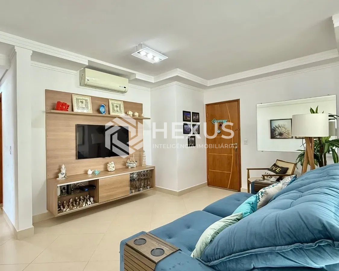 Foto 5 de Apartamento reformado com varanda e lazer a 350m da praia na Enseada, Guarujá
