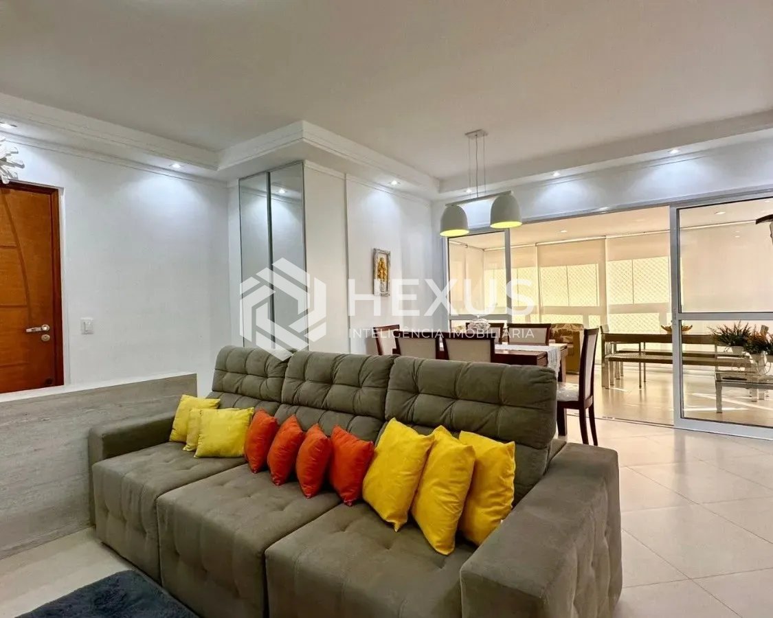 Foto 5 de Apartamento reformado com varanda e lazer a 350m da praia na Enseada, Guarujá