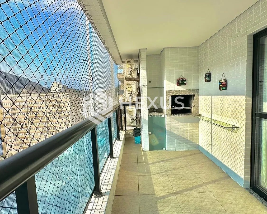 Foto 2 de Apartamento reformado com varanda gourmet e lazer a 70m da praia nas Pitangueiras, Guarujá