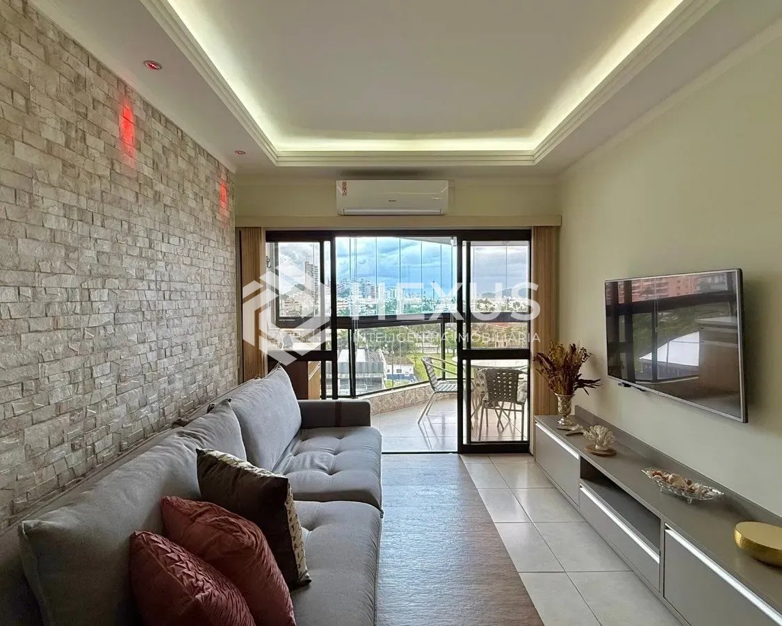 Foto 4 de Apartamento reformado com varanda vista mar e lazer na beira mar da praia na Enseada, Guarujá