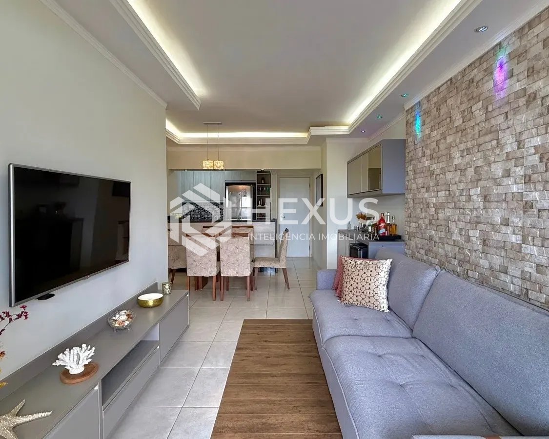 Foto 5 de Apartamento reformado com varanda vista mar e lazer na beira mar da praia na Enseada, Guarujá