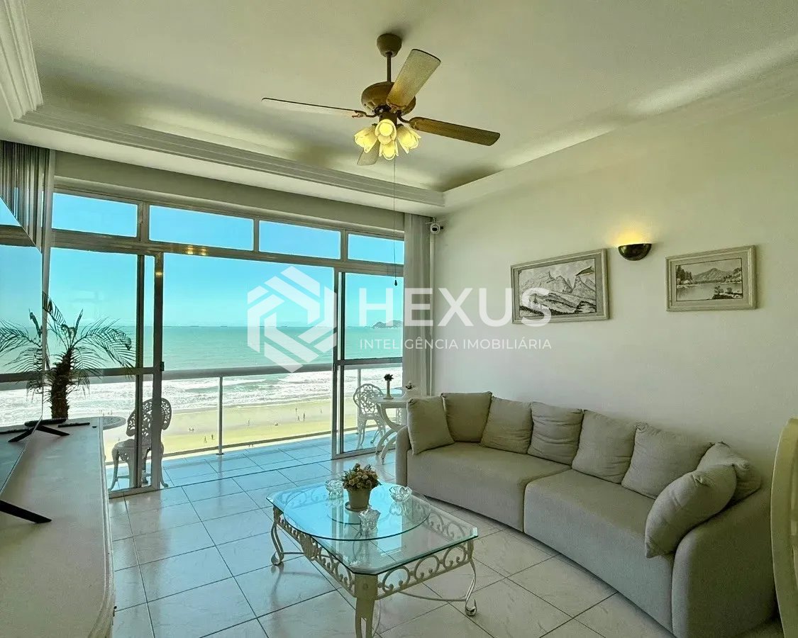 Foto 3 de Apartamento frente mar com varanda vista mar nas Pitangueiras, Guarujá