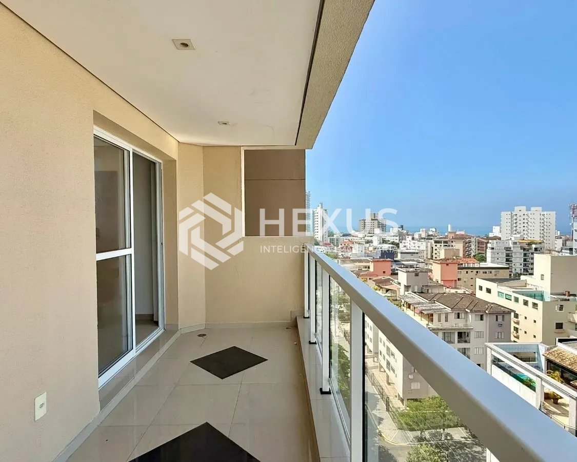 Foto 2 de Apartamento reformado com varanda vista mar e lazer a 450m da praia no Jardim Astúrias, Guarujá