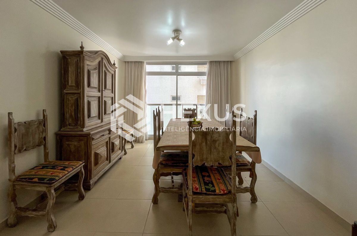 Foto 3 de Apartamento com varanda vista mar na beira mar da praia nas Pitangueiras, Guarujá