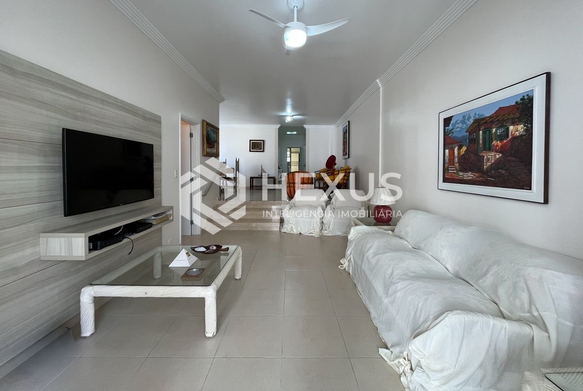 Foto 4 de Apartamento com varanda vista mar na beira mar da praia nas Pitangueiras, Guarujá
