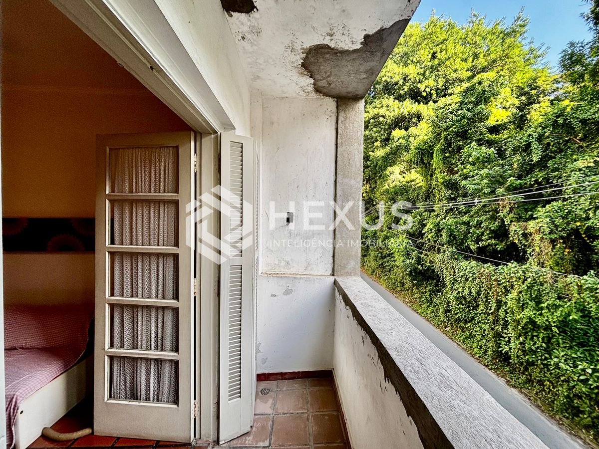 Foto 3 de Apartamento com varanda na beira mar da praia no Jardim Astúrias, Guarujá