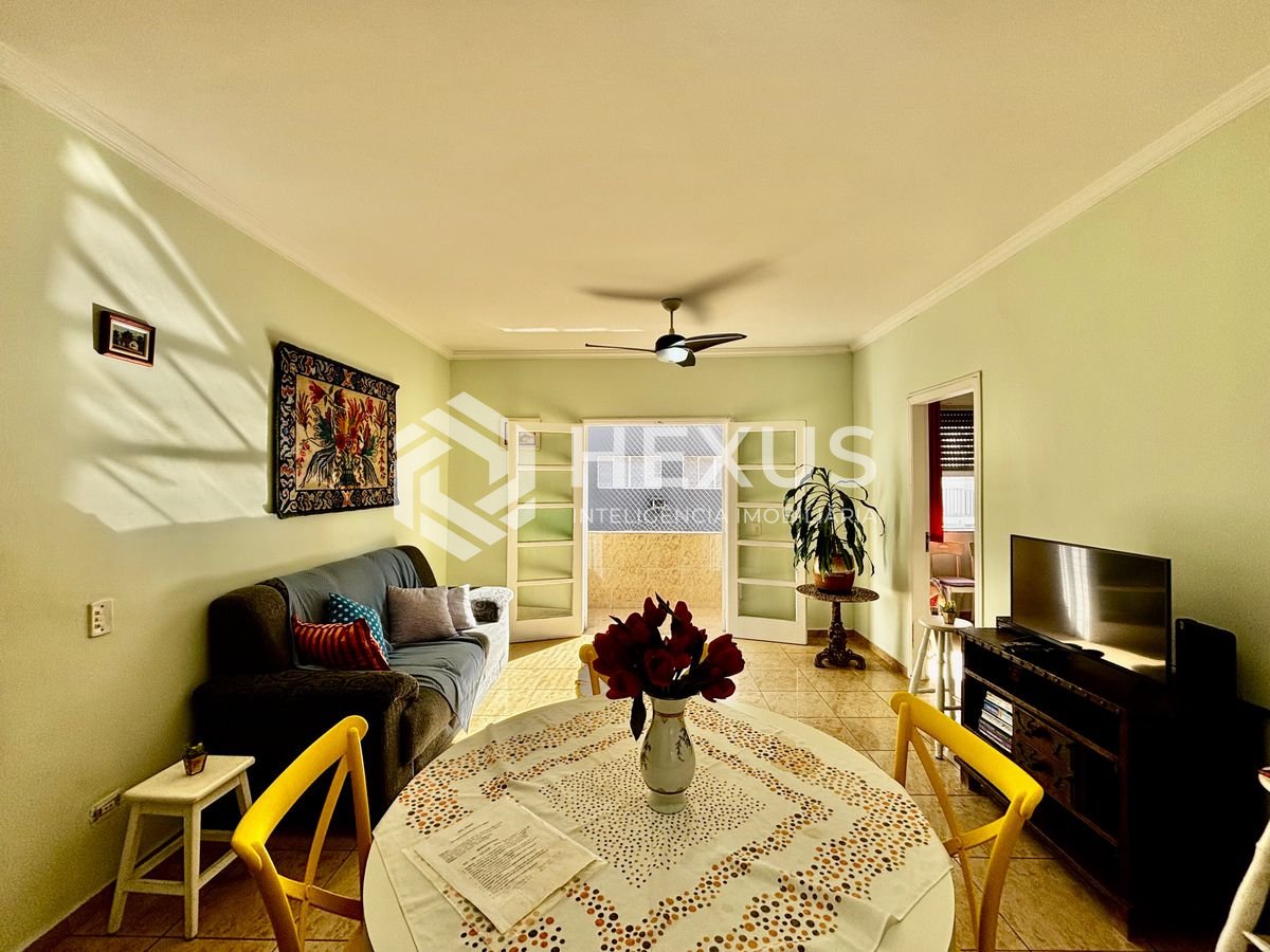 Foto 4 de Apartamento reformado com varanda vista mar a 1 quadra da praia no Jardim Astúrias, Guarujá