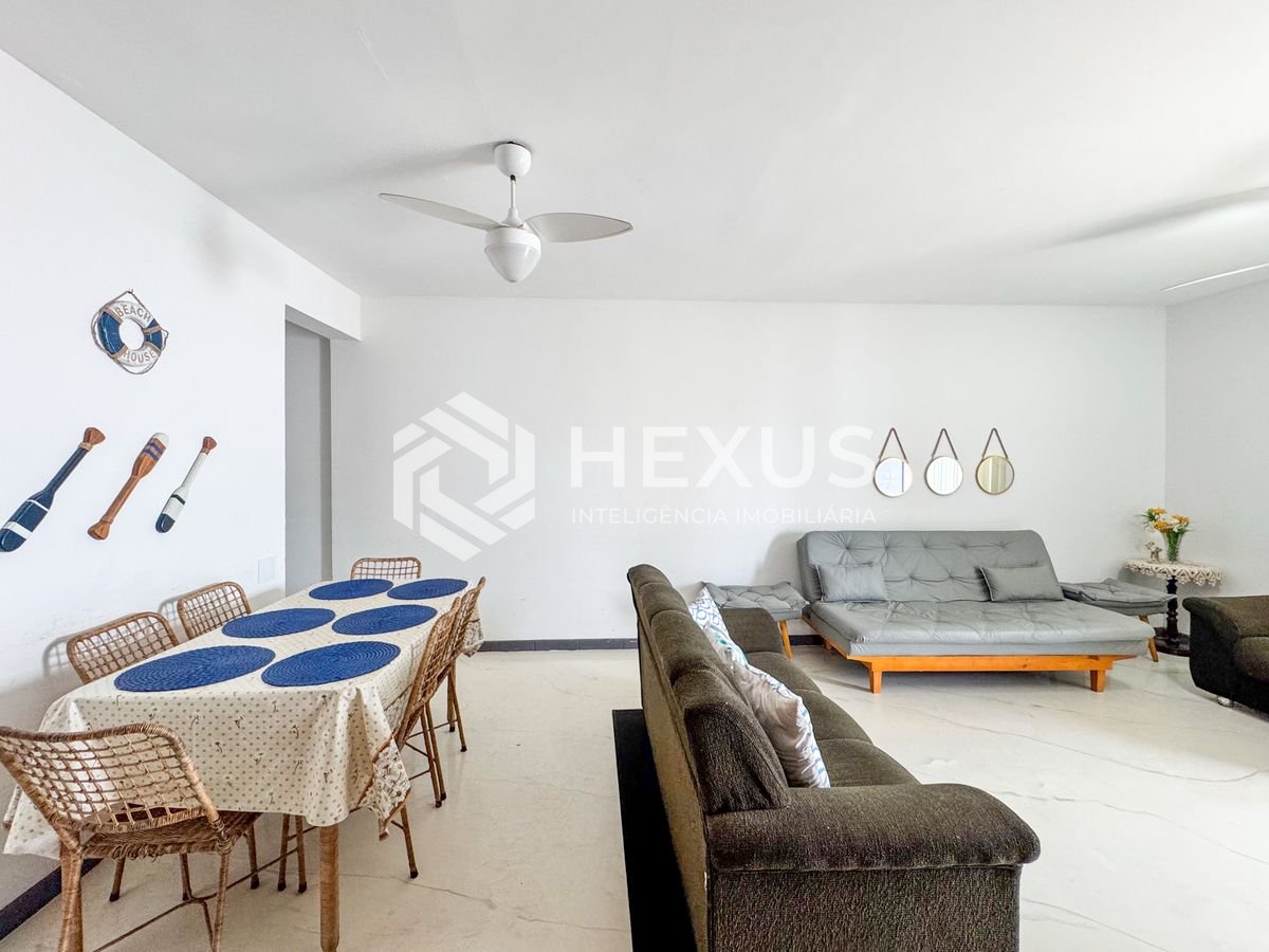Foto 4 de Apartamento reformado com varanda vista mar e lazer nas Pitangueiras, Guarujá