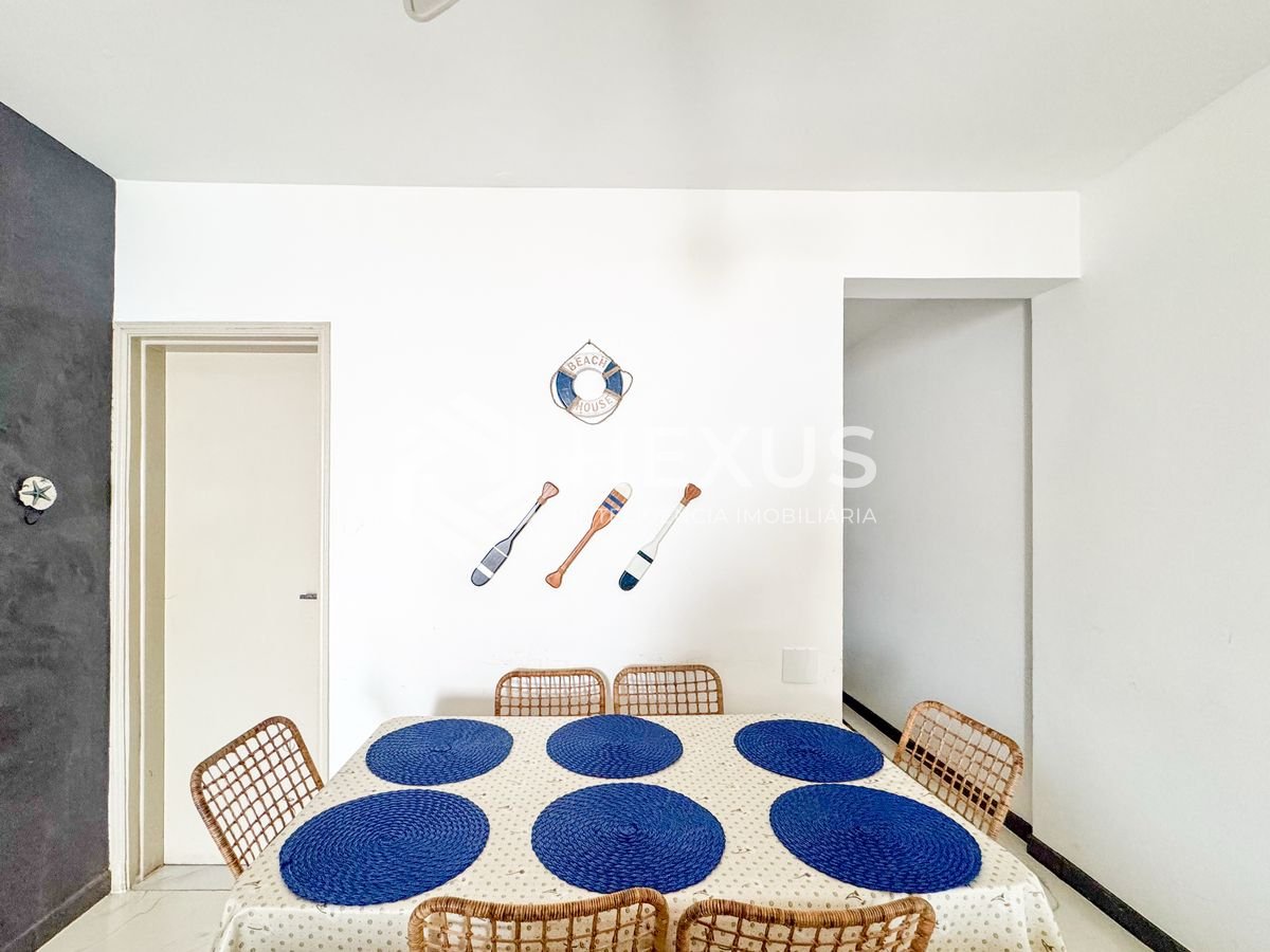 Foto 5 de Apartamento reformado com varanda vista mar e lazer nas Pitangueiras, Guarujá