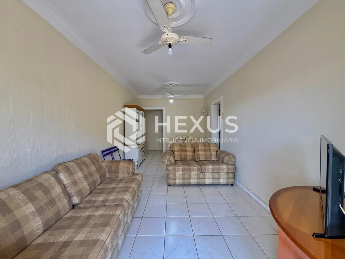 Foto 3 de Apartamento com varanda e lazer a 100m da praia nas Pitangueiras, Guarujá