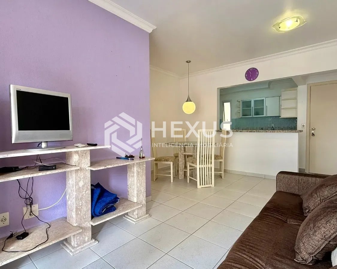 Foto 3 de Apartamento com varanda e lazer a 50m da praia nas Pitangueiras, Guarujá