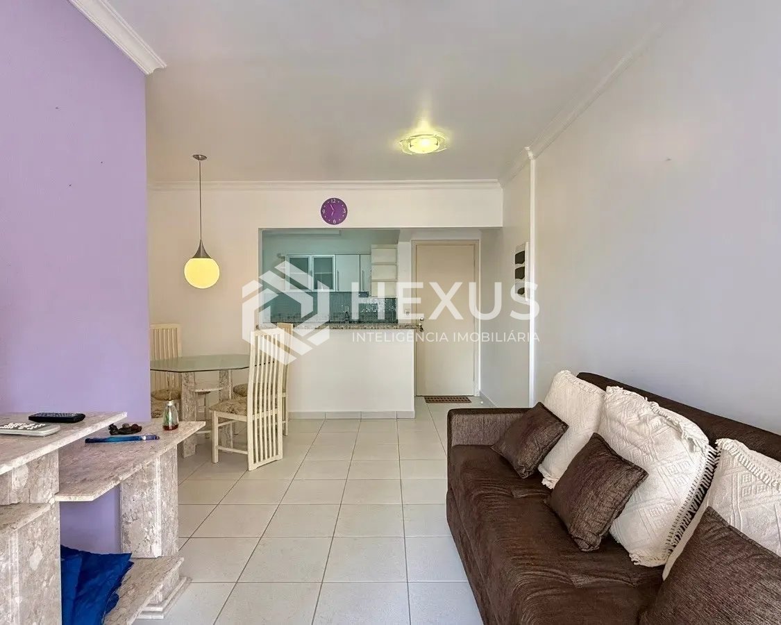 Foto 4 de Apartamento com varanda e lazer a 50m da praia nas Pitangueiras, Guarujá