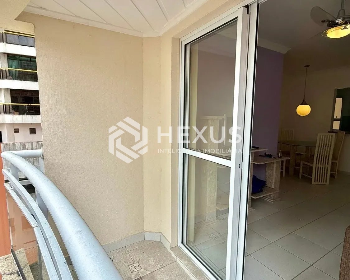 Foto 5 de Apartamento com varanda e lazer a 50m da praia nas Pitangueiras, Guarujá