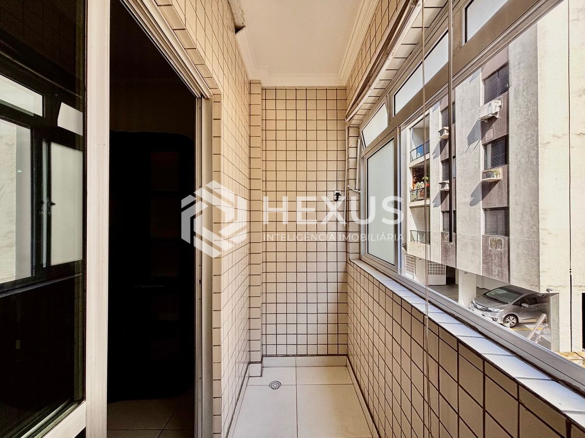 Foto 2 de Apartamento  com varanda à venda, Jardim Las Palmas, Guarujá, SP
