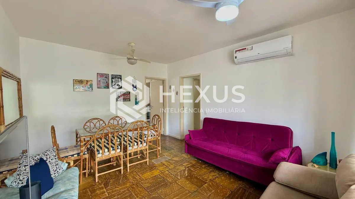 Foto 3 de Apartamento com varanda e lazer a 200m da praia nas Pitangueiras, Guarujá