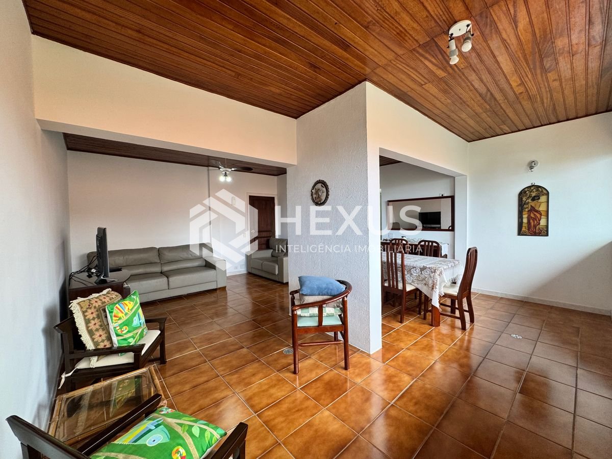 Foto 3 de Apartamento reformado com vista mar e lazer a 300m da praia na Enseada, Guarujá