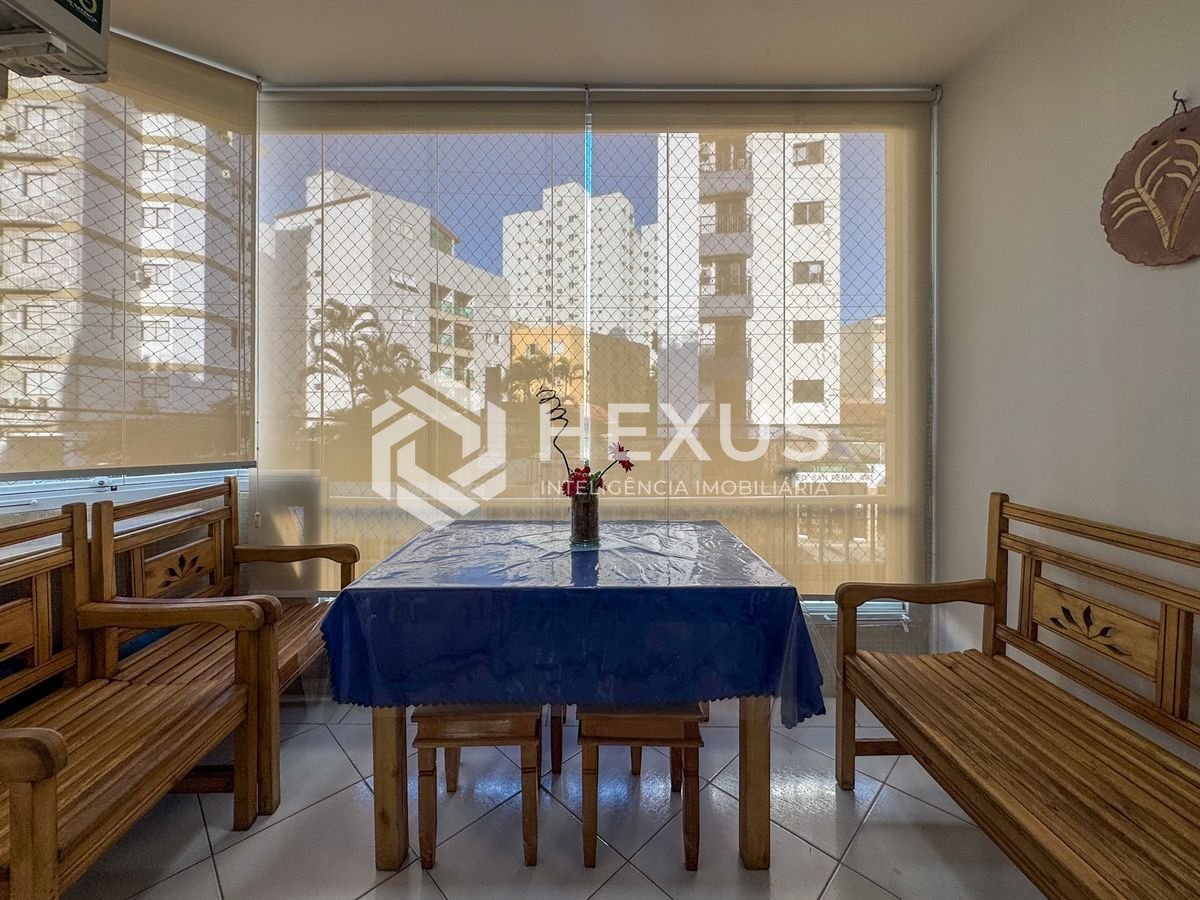 Foto 4 de Apartamento reformado com varanda a 2 quadras da praia do Tombo, Guarujá, SP