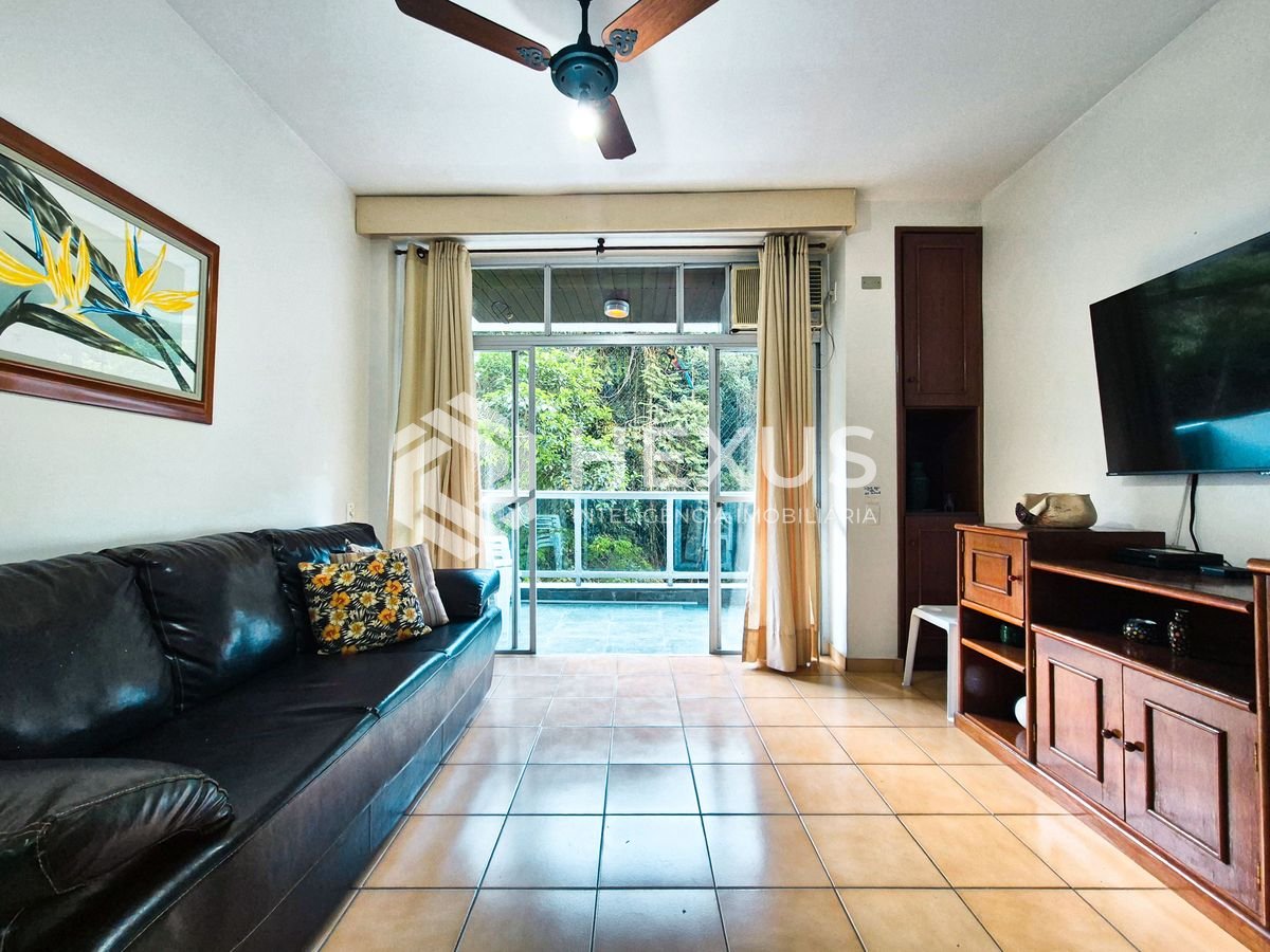 Foto 2 de Apartamento com varanda e lazer nas Pitangueiras, Guarujá
