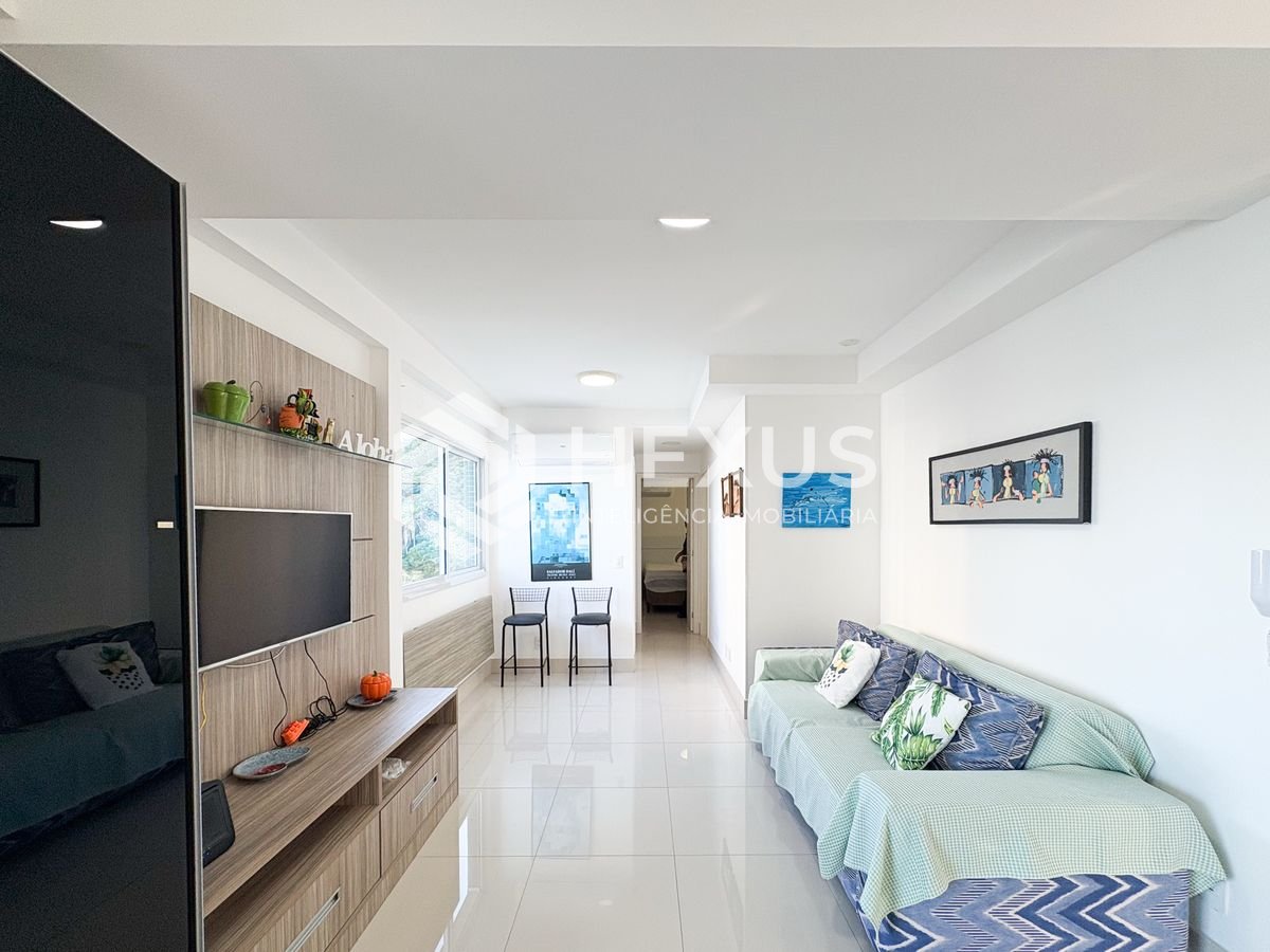 Foto 5 de Apartamento com varanda vista mar e lazer na beira mar da praia na Enseada, Guarujá