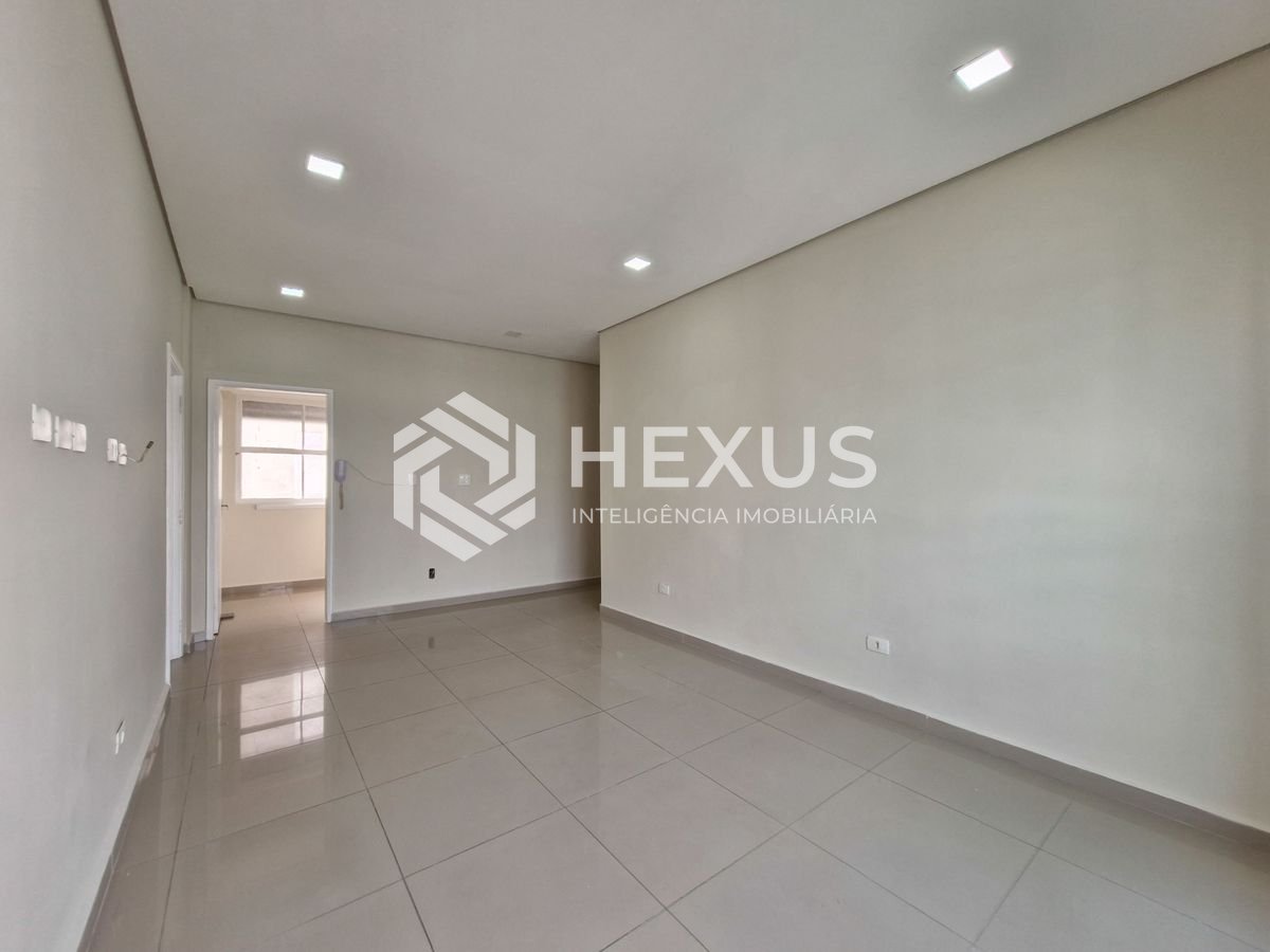 Foto 4 de Apartamento reformado com varanda vista mar a 1 quadra da praia nas Pitangueiras, Guarujá
