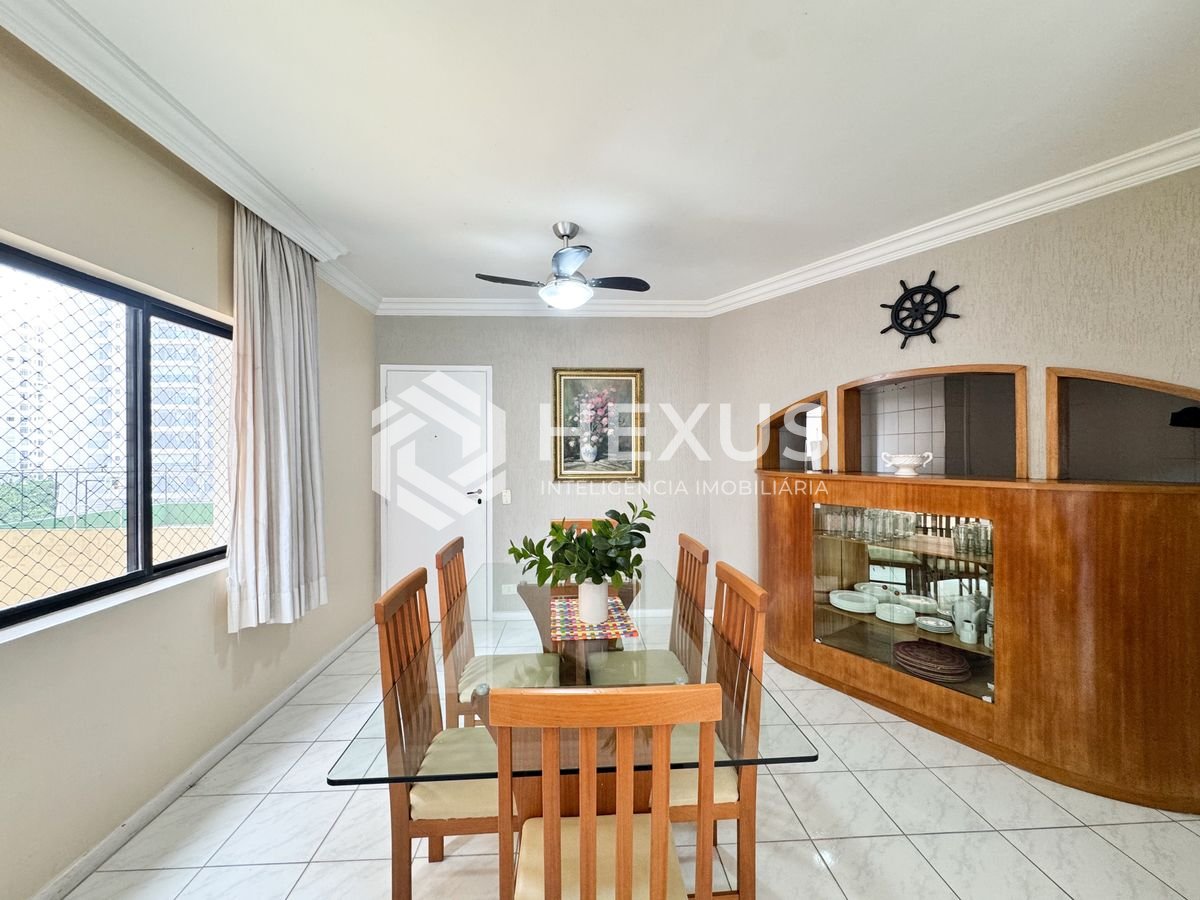 Foto 4 de Apartamento com varanda e lazer a 100m da praia nas Pitangueiras, Guarujá