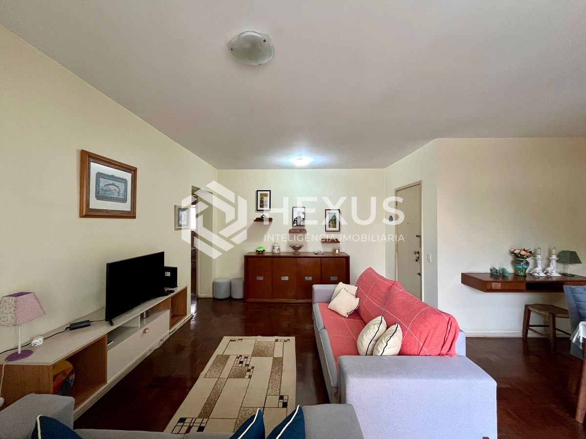 Foto 3 de Apartamento com varanda vista mar a 1 quadra da praia nas Pitangueiras, Guarujá