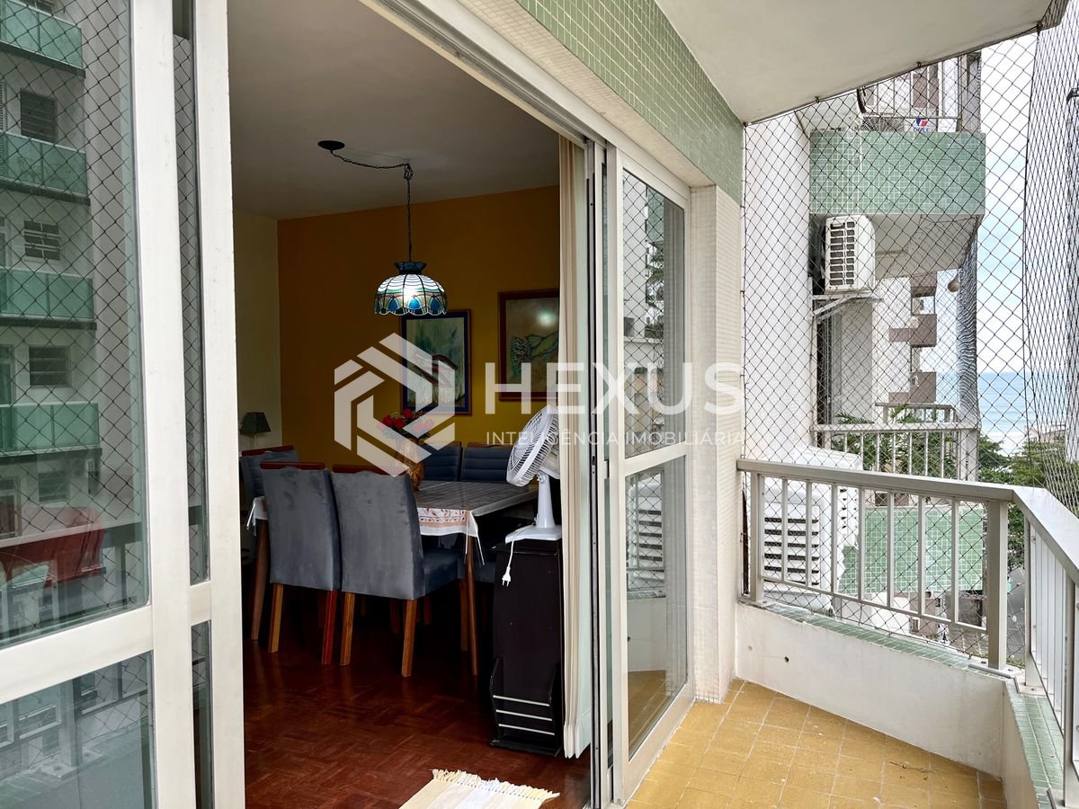 Foto 4 de Apartamento com varanda vista mar a 1 quadra da praia nas Pitangueiras, Guarujá