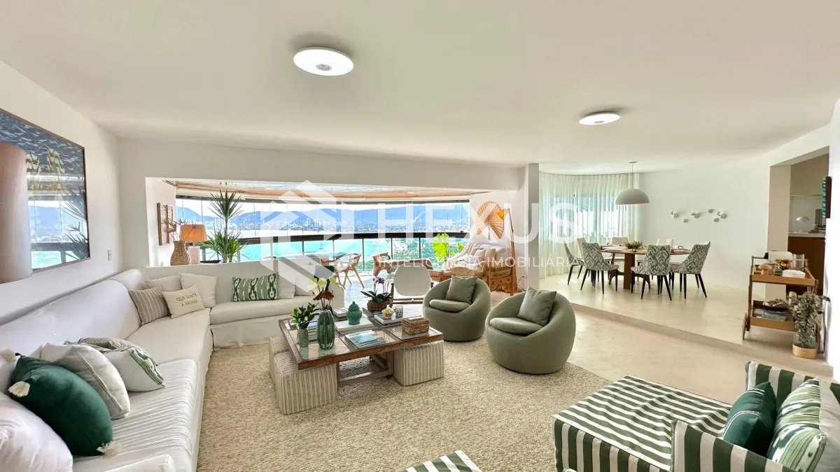 Foto 5 de Apartamento reformado com varanda vista mar e lazer na beira mar da praia na Enseada, Guarujá