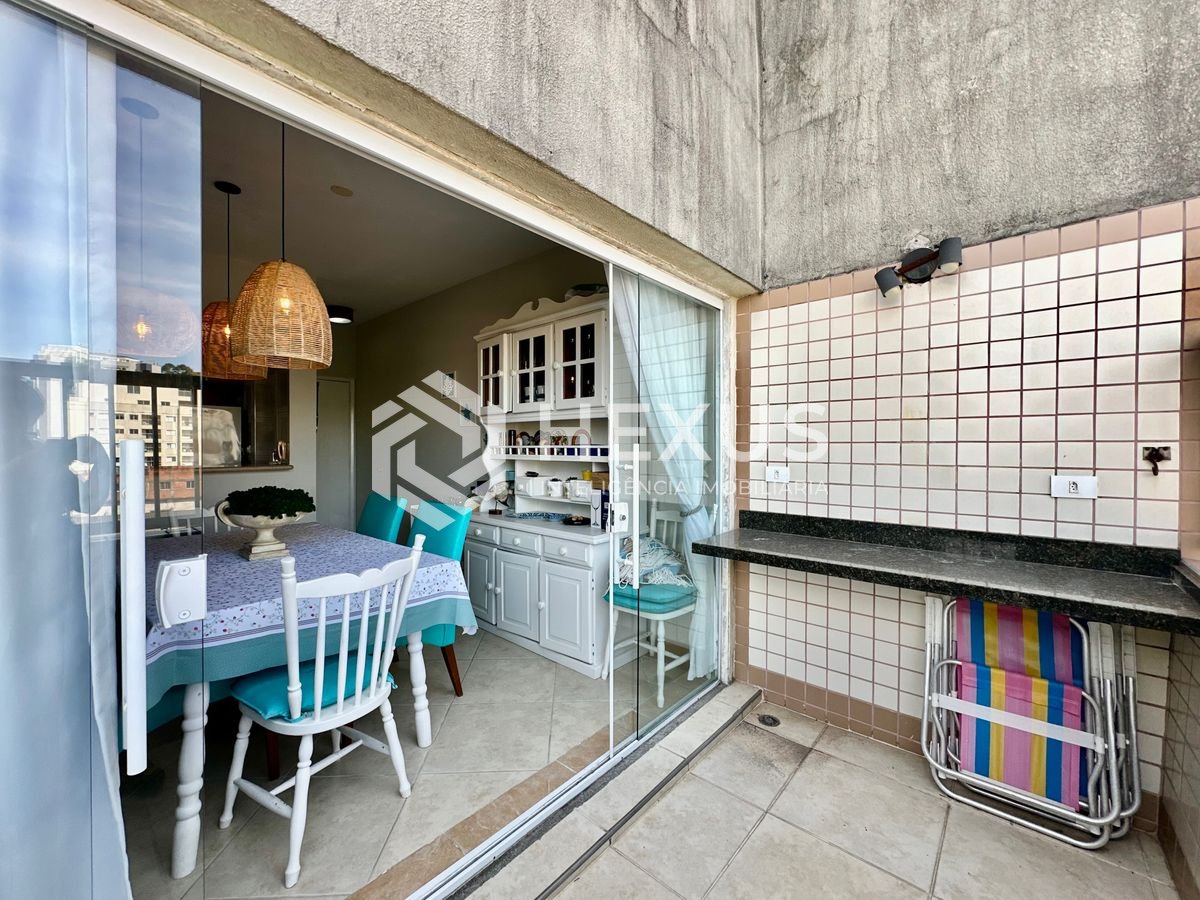 Foto 3 de Apartamento com varanda e lazer na Enseada, Guarujá