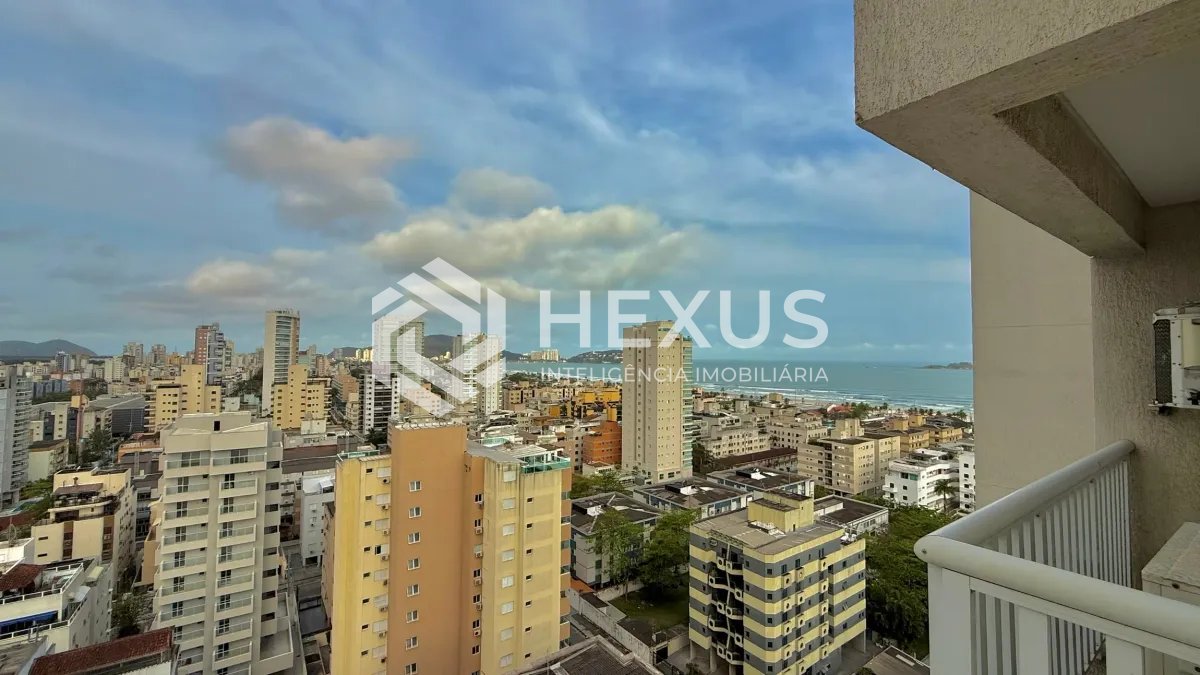 Foto 2 de Apartamento reformado com varanda vista mar e lazer a 300m da praia na Enseada, Guarujá