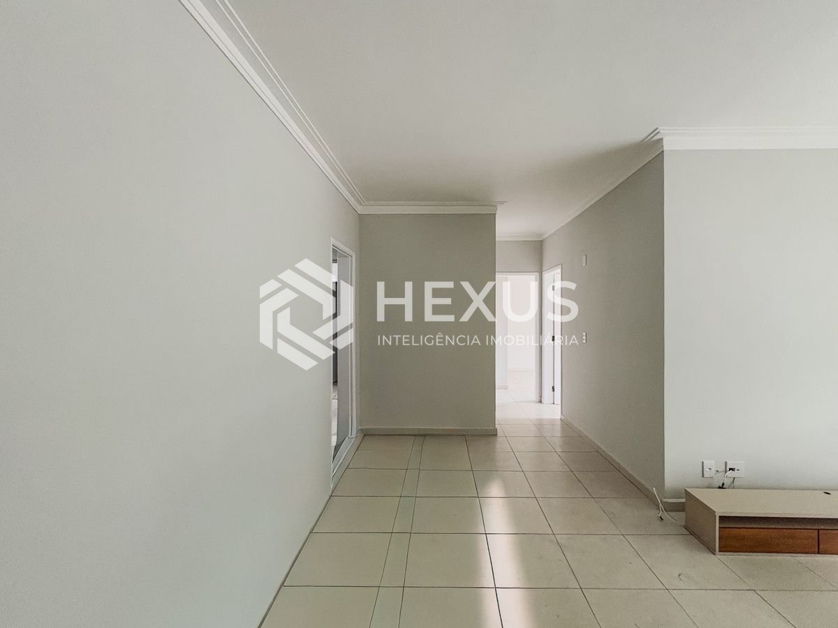 Foto 5 de Apartamento com varanda e lazer a 300m da praia na Enseada, Guarujá