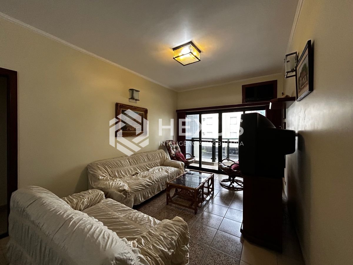 Foto 4 de Apartamento com varanda a 250m da praia na Enseada, Guarujá