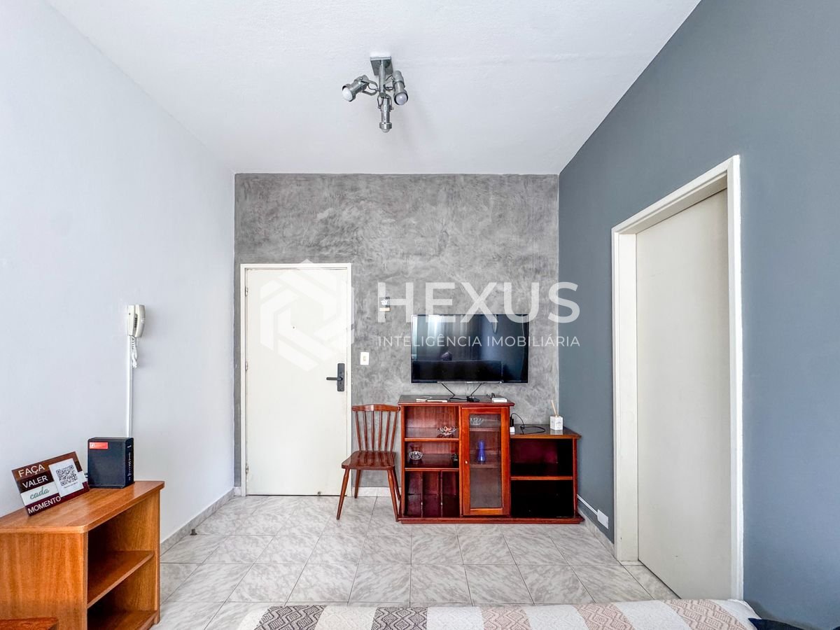 Foto 3 de Apartamento a 1 quadra da praia nas Pitangueiras, Guarujá