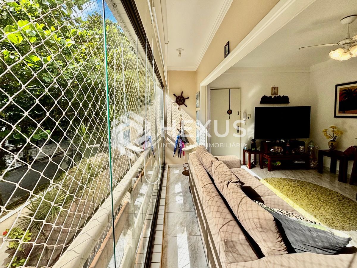 Foto 3 de Apartamento com varanda e lazer a 100m da praia no Tombo, Guarujá