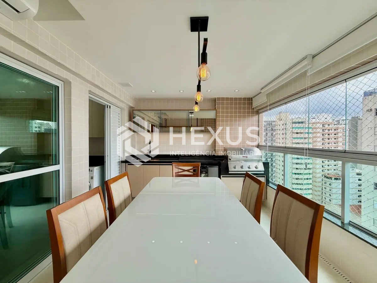 Foto 2 de Apartamento reformado com varanda gourmet e lazer a 100m da praia no Jardim Astúrias, Guarujá