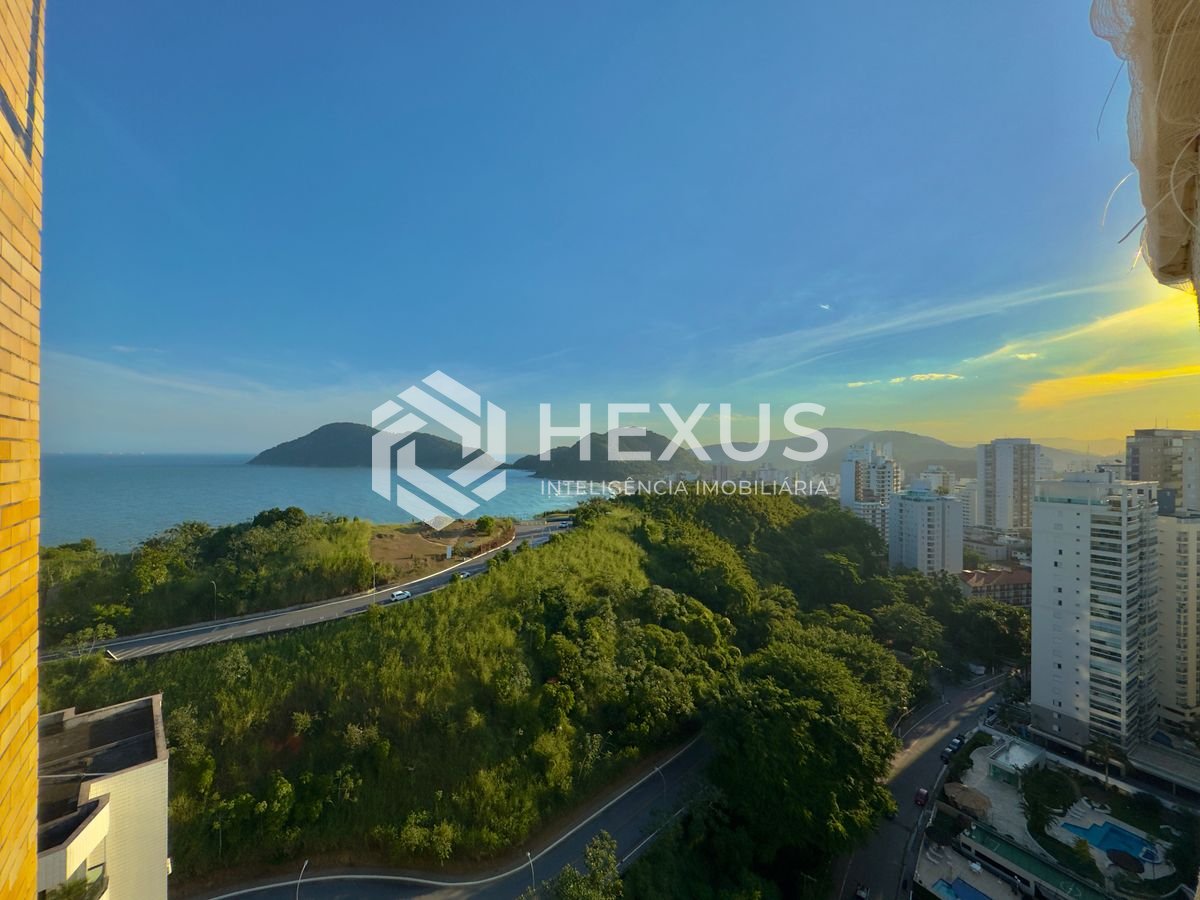 Foto 3 de Apartamento reformado frente mar com varanda gourmet vista mar e lazer no Jardim Astúrias, Guarujá