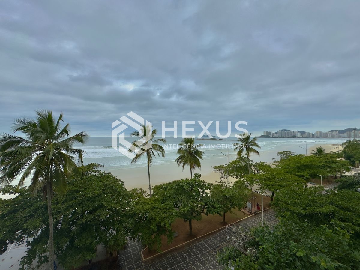 Foto 4 de Apartamento reformado frente mar com varanda vista mar nas Pitangueiras, Guarujá
