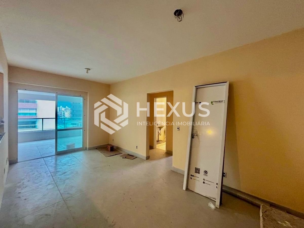 Foto 2 de Apartamento reformado com varanda gourmet vista mar com lazer a 1 quadra da praia no Jardim Astúrias à venda, Guarujá-SP.