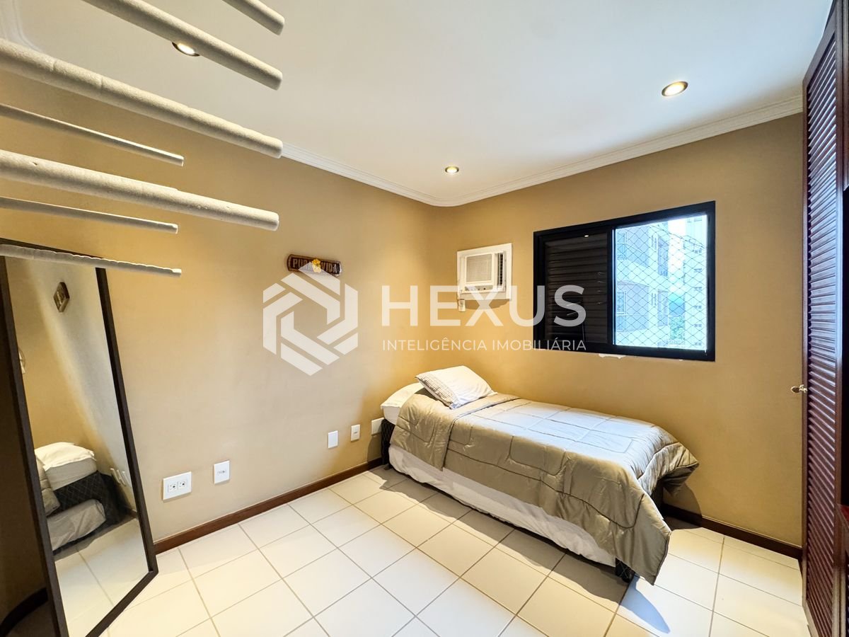 Foto 5 de Apartamento reformado com varanda e lazer no Jardim Astúrias, Guarujá