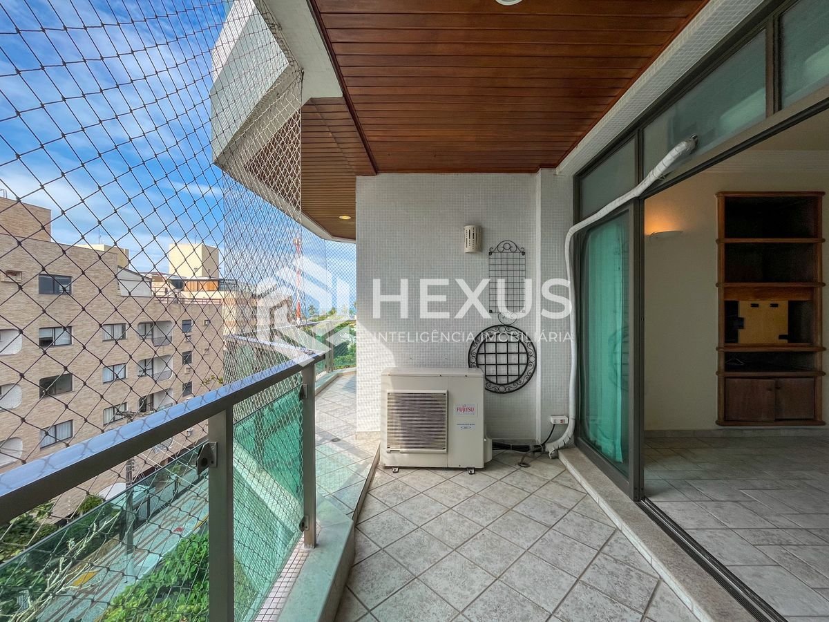 Foto 2 de Apartamento com varanda vista mar e lazer na Região dos Hotéis na Enseada, Guarujá