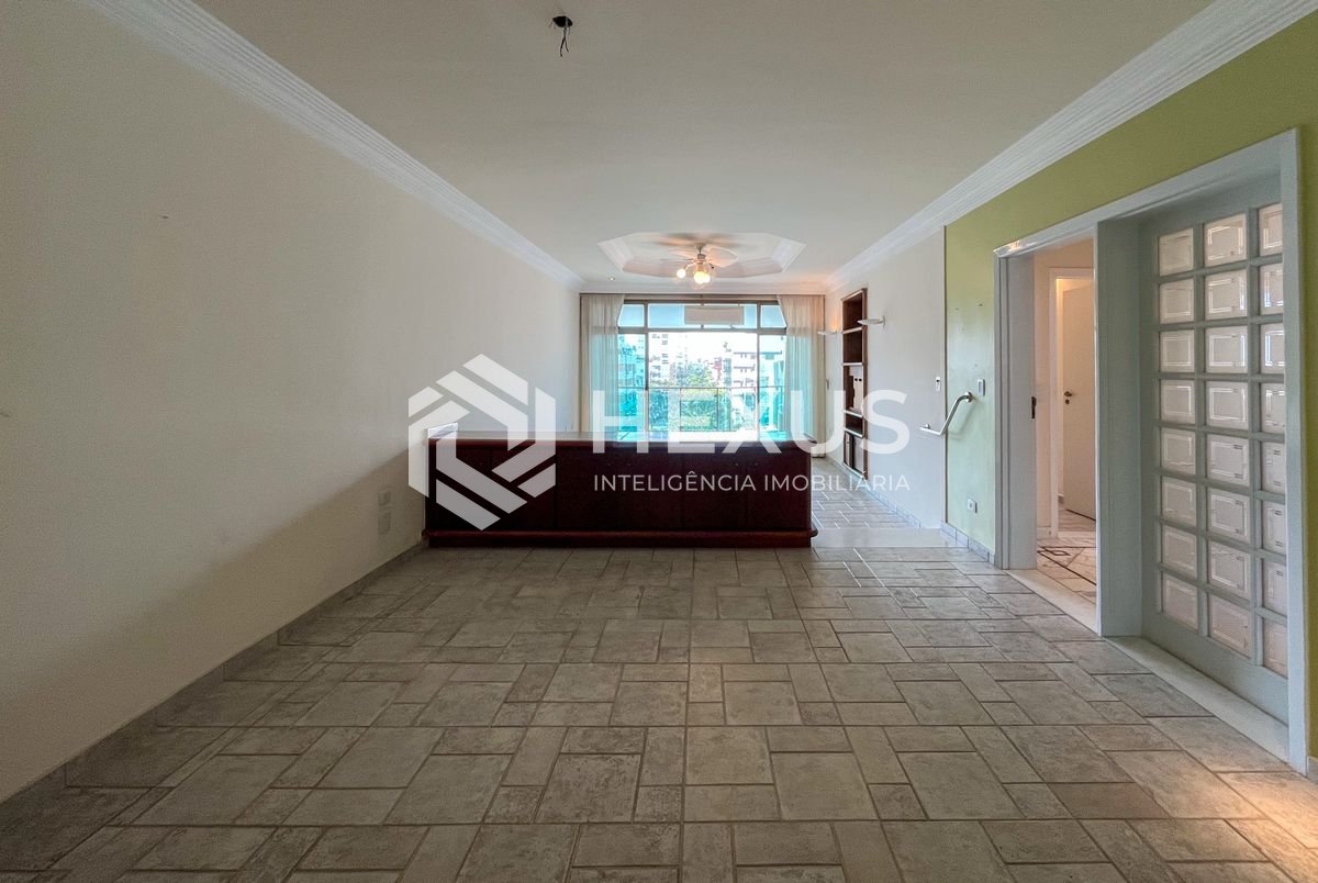 Foto 4 de Apartamento com varanda vista mar e lazer na Região dos Hotéis na Enseada, Guarujá