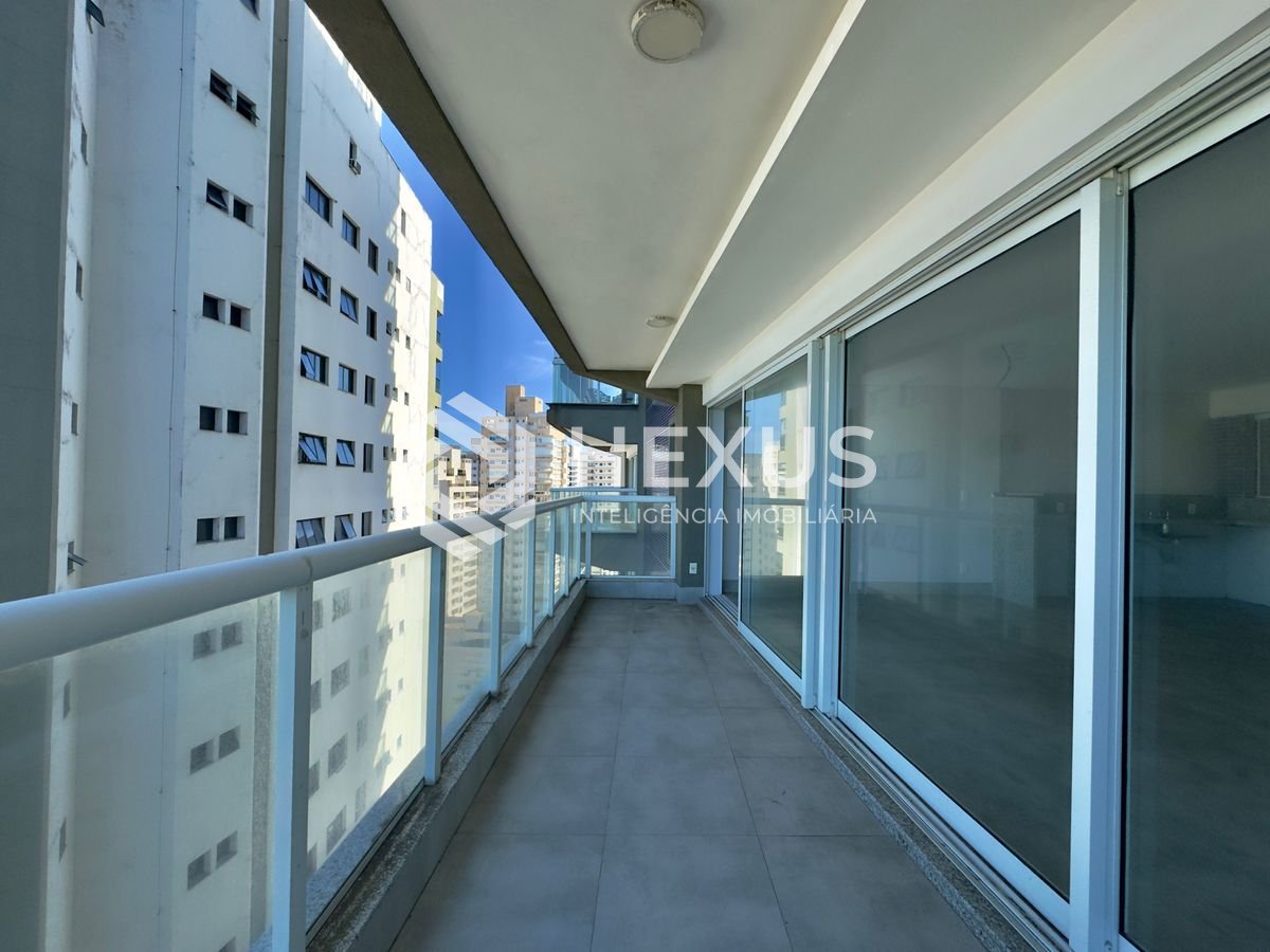 Foto 2 de Apartamento beira mar com varanda gourmet vista mar e lazer no Jardim Astúrias, Guarujá
