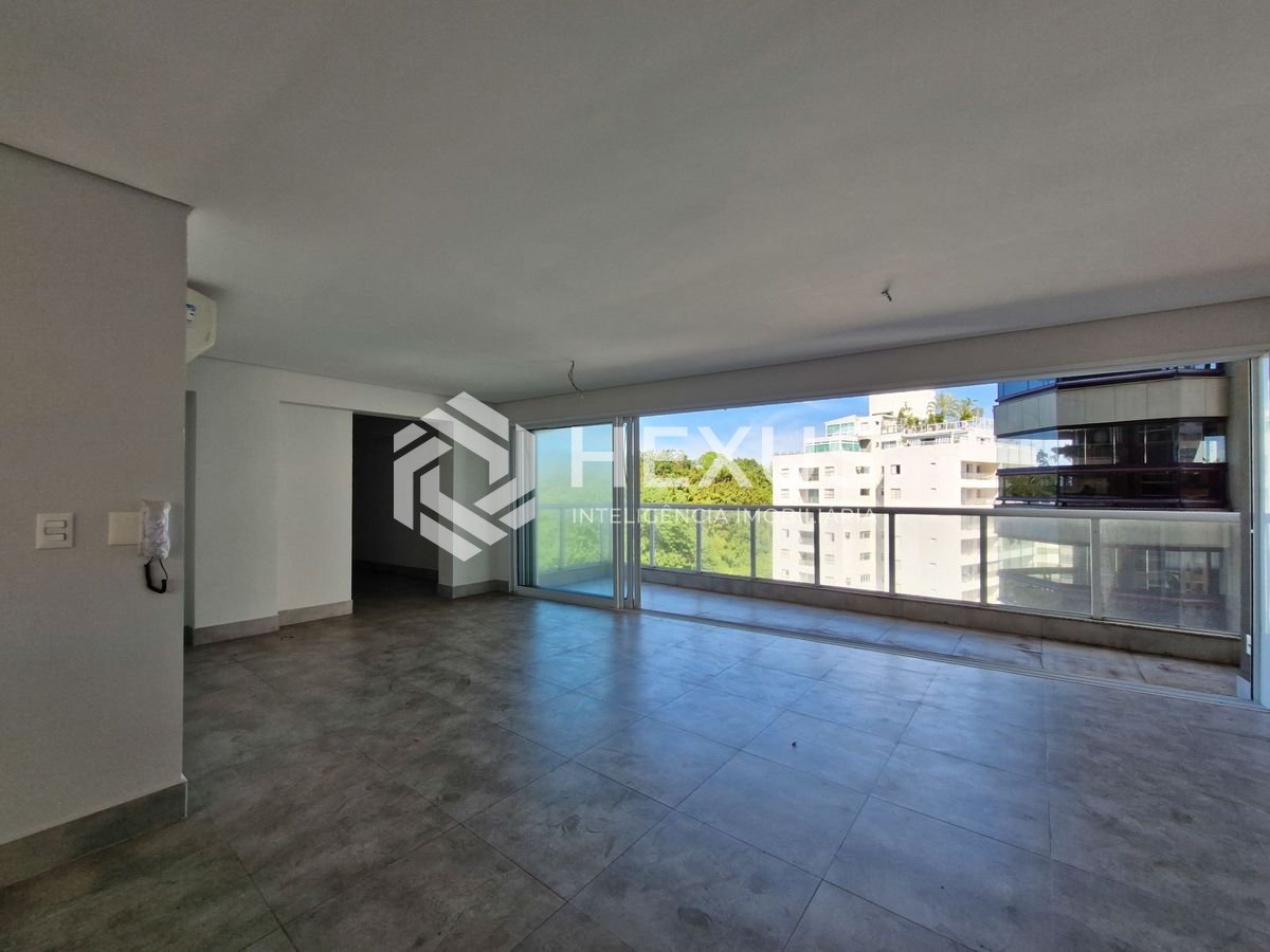 Foto 3 de Apartamento com varanda gourmet vista mar e lazer na beira mar no Jardim Astúrias, Guarujá