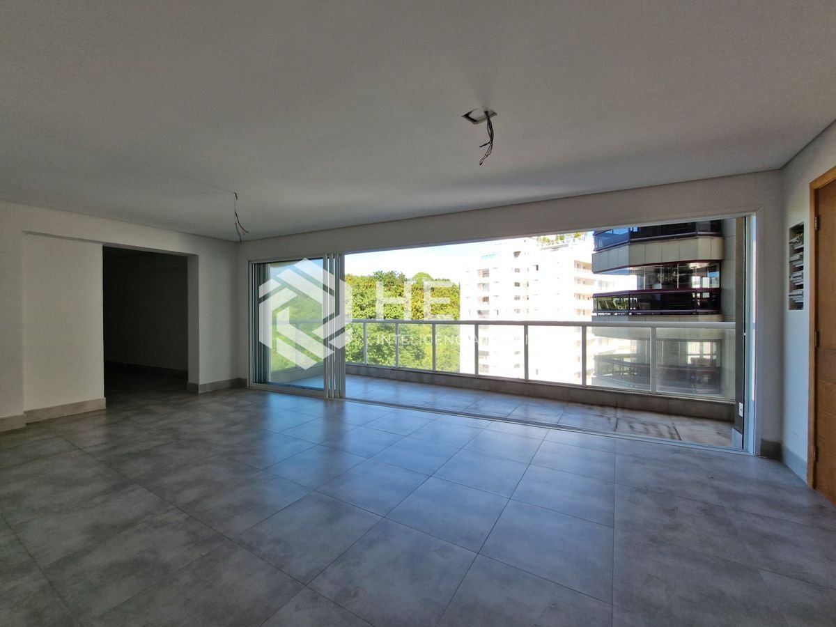 Foto 3 de Apartamento com varanda gourmet vista mar e lazer na beira mar no Jardim Astúrias, Guarujá